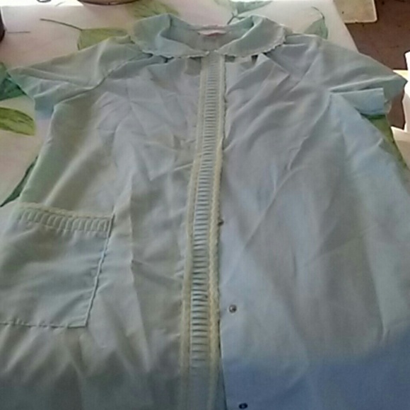 Vintage housecoat - Picture 1 of 4
